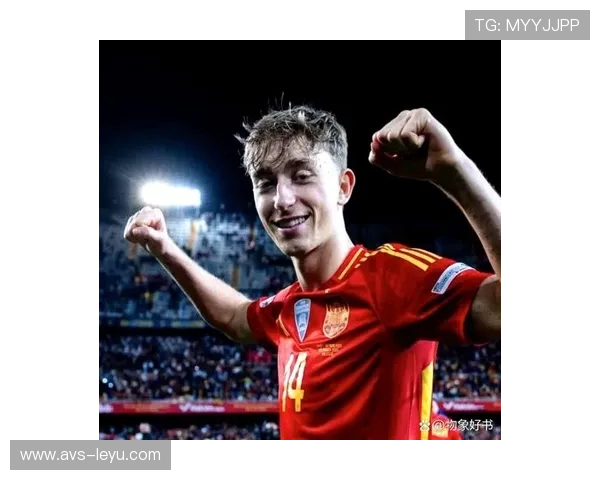 皇马客场球迷远征陶瓷球场，高歌助威球队登顶